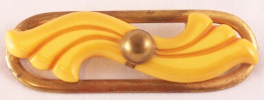 BP653 corn bakelite carved swirl pin/brass frame